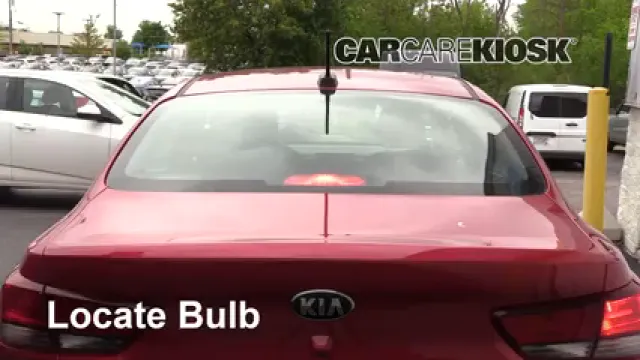 2018 Kia Rio S 1.6L 4 Cyl. Sedan Éclairage Feu de freinage central (remplacer l'ampoule)